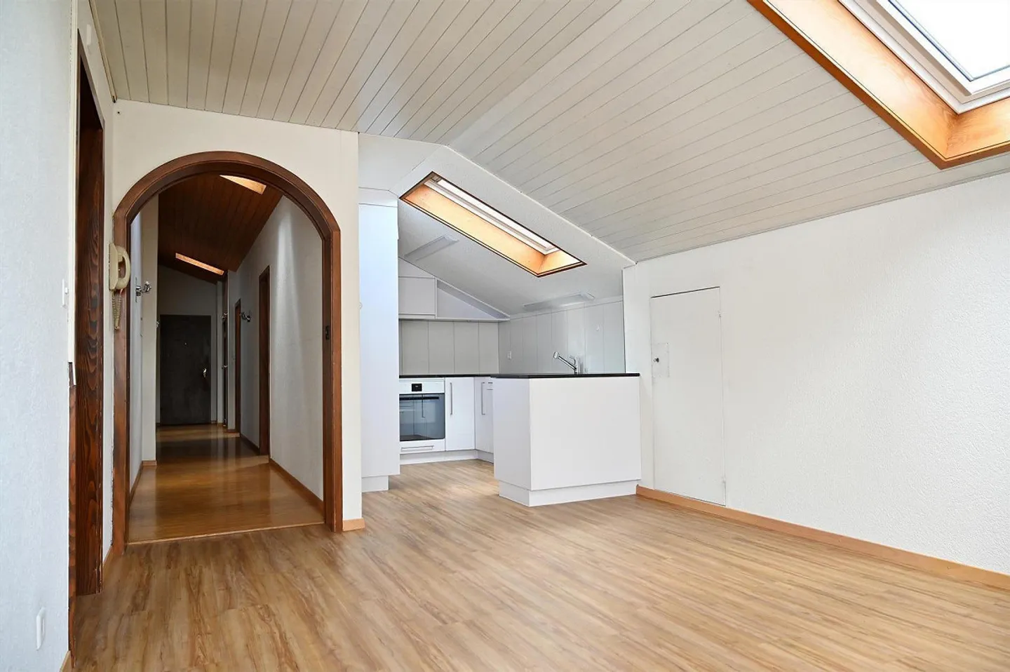 Geräumige Dachwohnung mit Terrasse - Foto 5 von 20