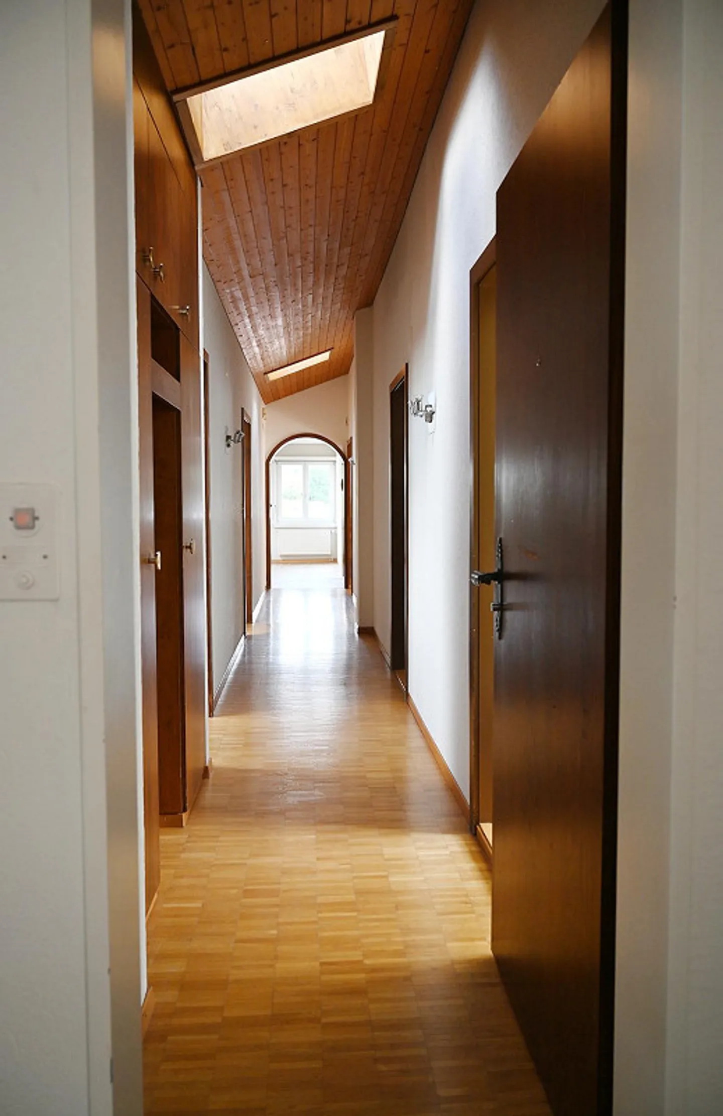 Geräumige Dachwohnung mit Terrasse - Foto 6 von 20