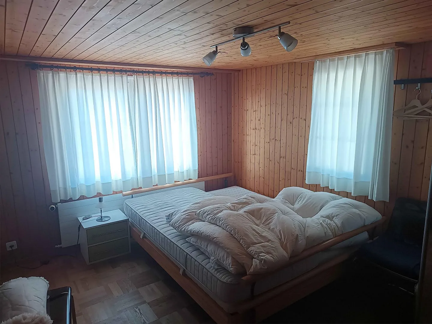 Appartement de 4,5 pièces à louer dans un emplacement central - Photo 2 sur 12