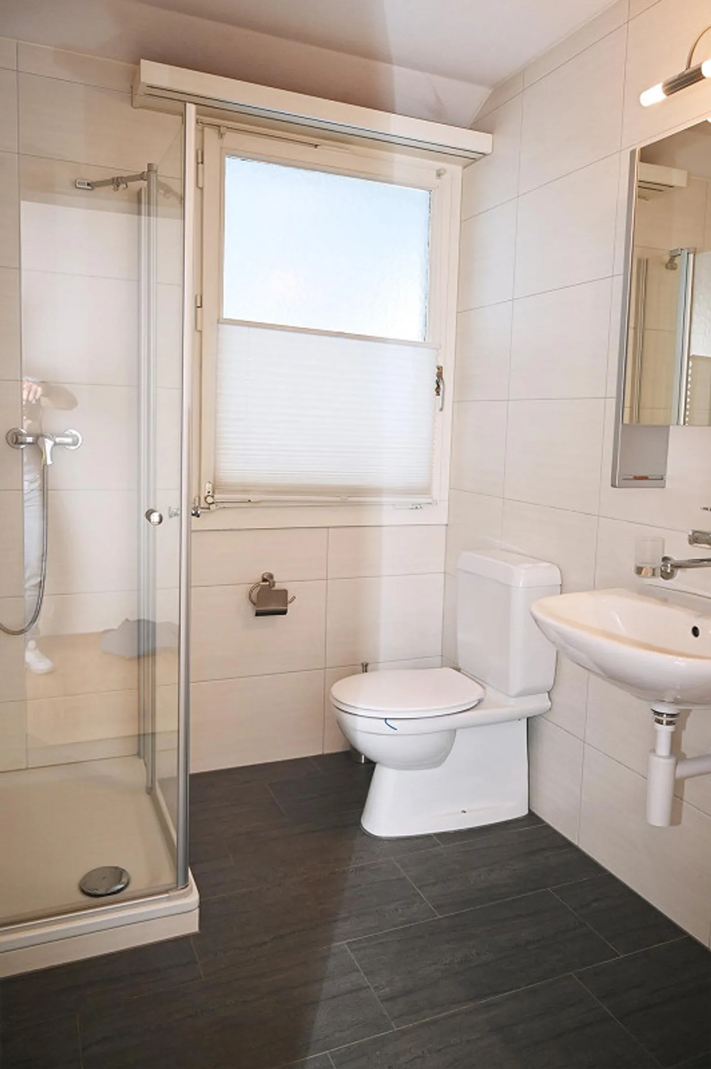 Geräumige Dachwohnung mit Terrasse - Foto 14 von 20