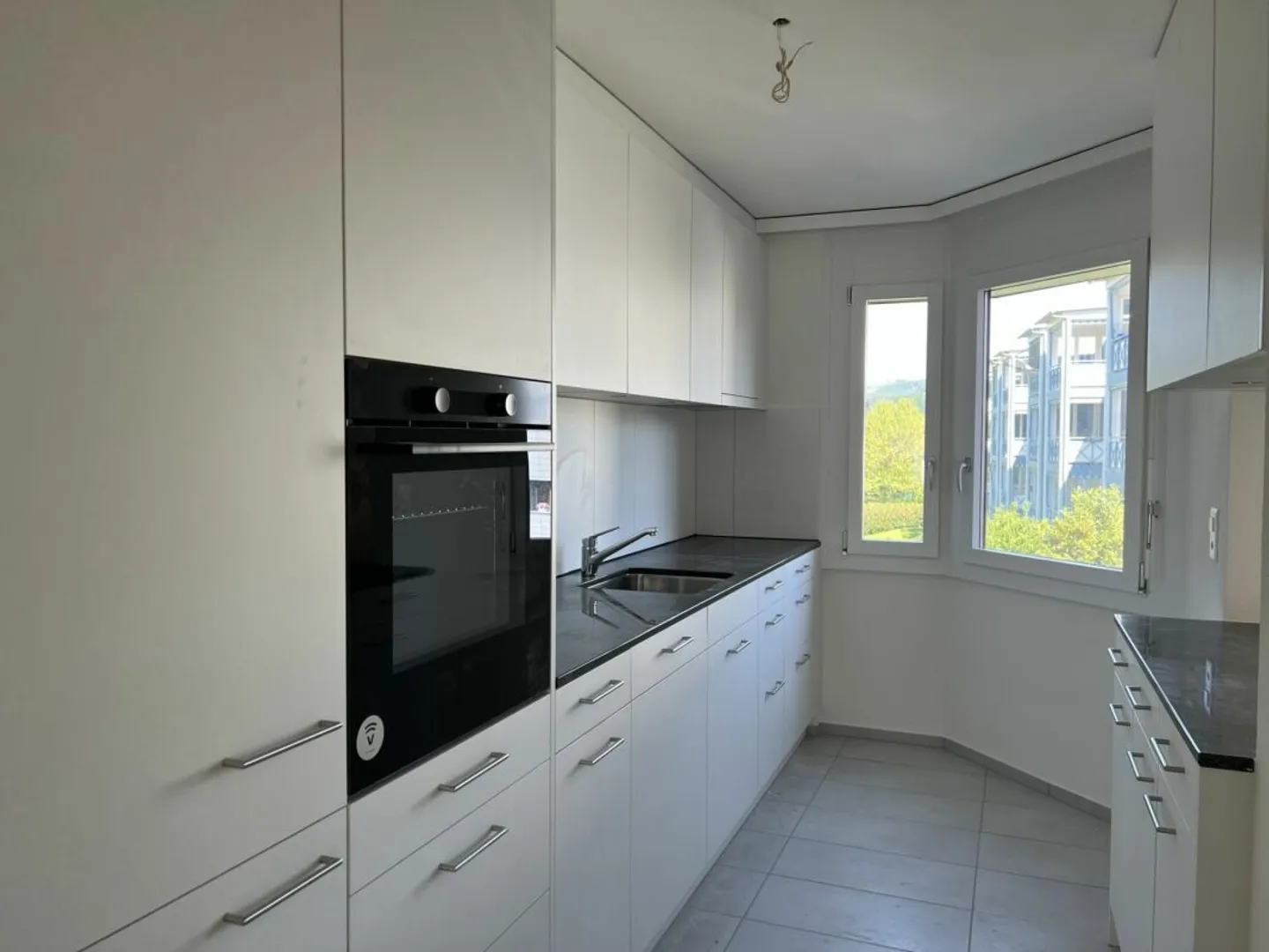 Dans un endroit calme près de la lisière de la forêt - Photo 3 sur 13