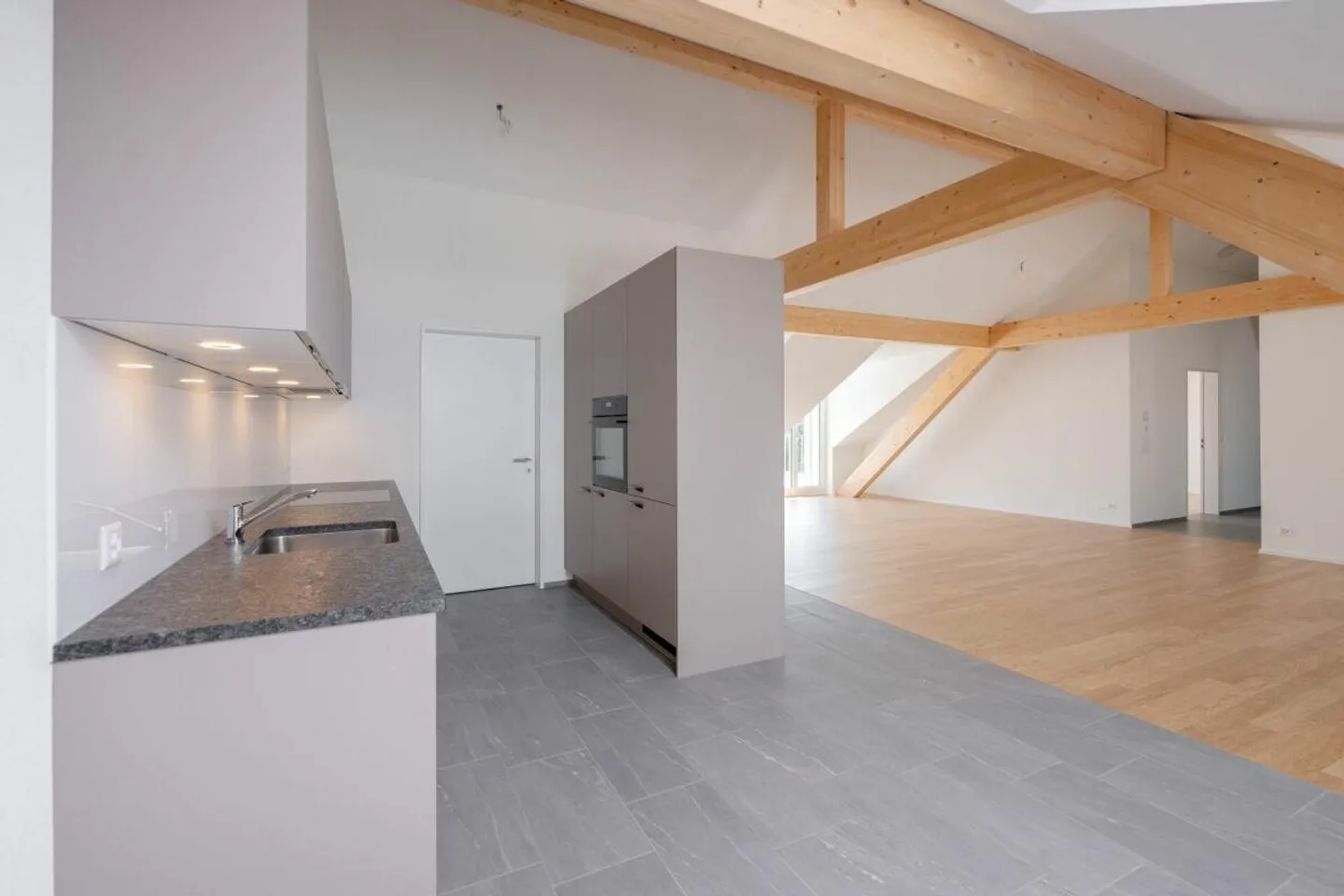 Exclusive Living in Lenzburg: First Rental Old Nagli, Lenzburg - Photo 2 of 8