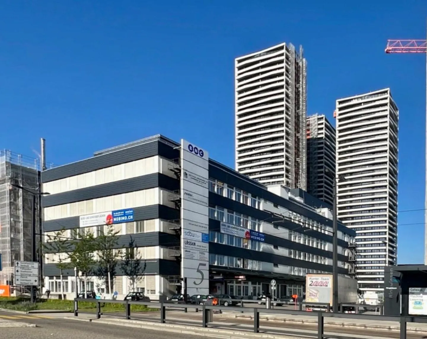 Grand espace de stockage (182m2) dans le quartier de Hochbord - Photo 1 sur 4