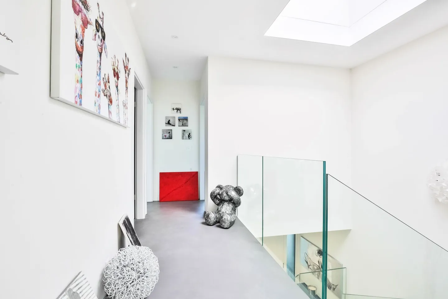 Contemporary villa combining comfort, light, and energy performance - Photo 7 of 18