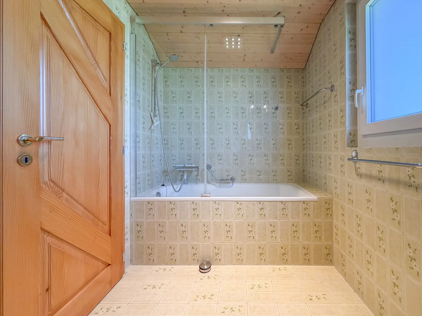 Duplex magnifique de 188 m2 avec charme, grand jardin, garage et extensions - Photo 15 sur 26