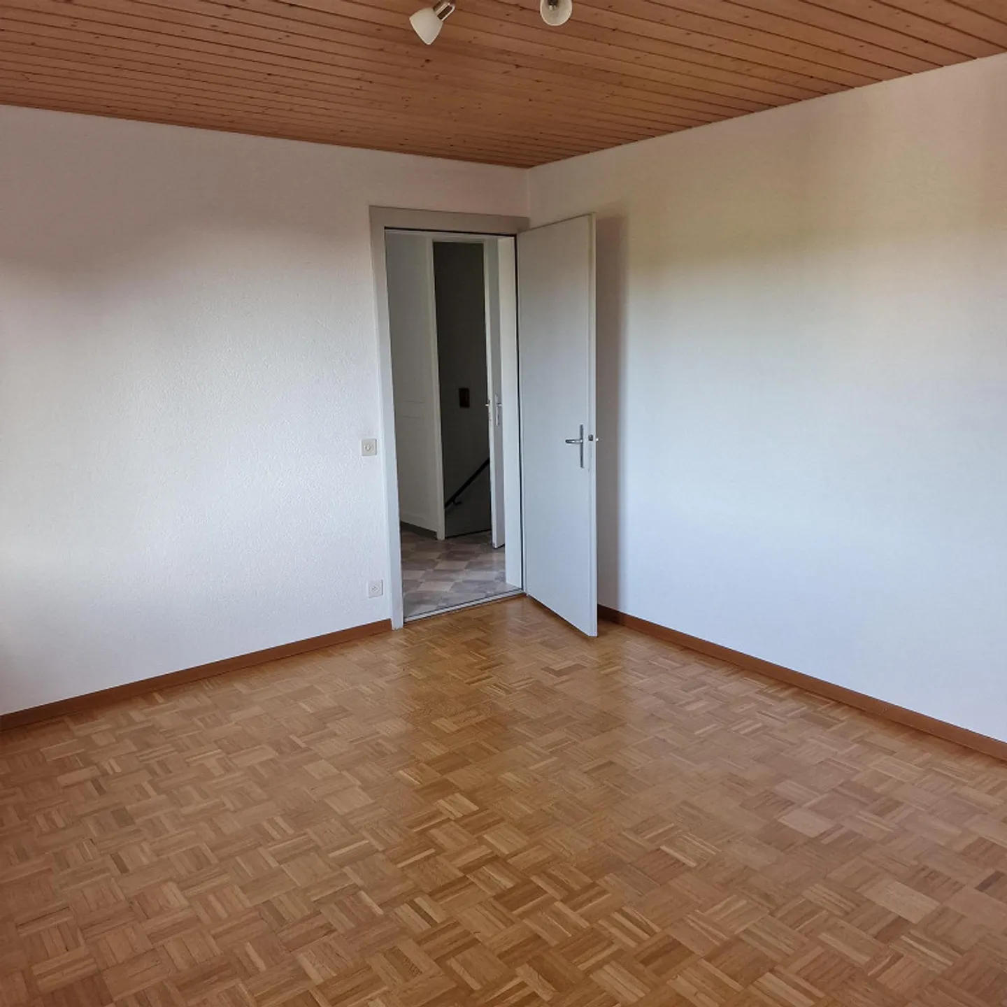 3.5 room apartment with beautiful view - Photo 7 of 11