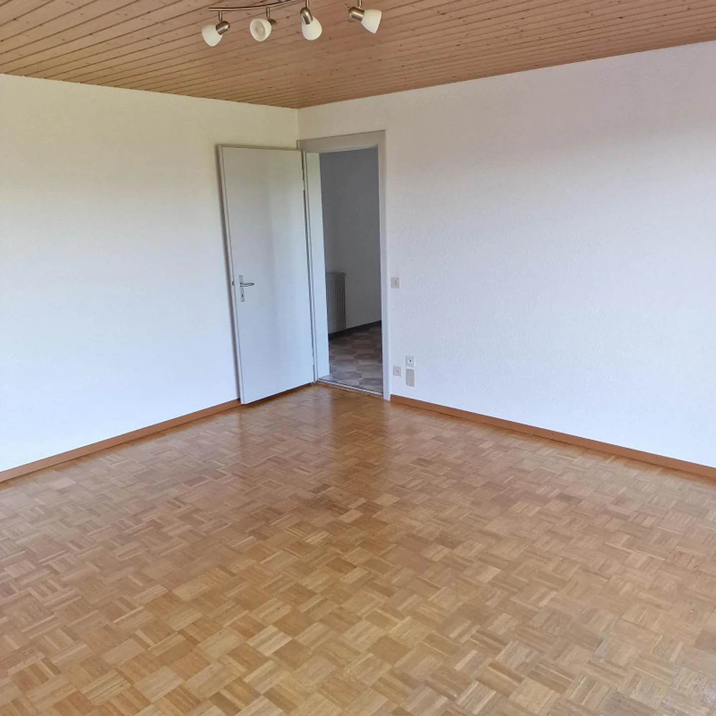 3.5 room apartment with beautiful view - Photo 9 of 11