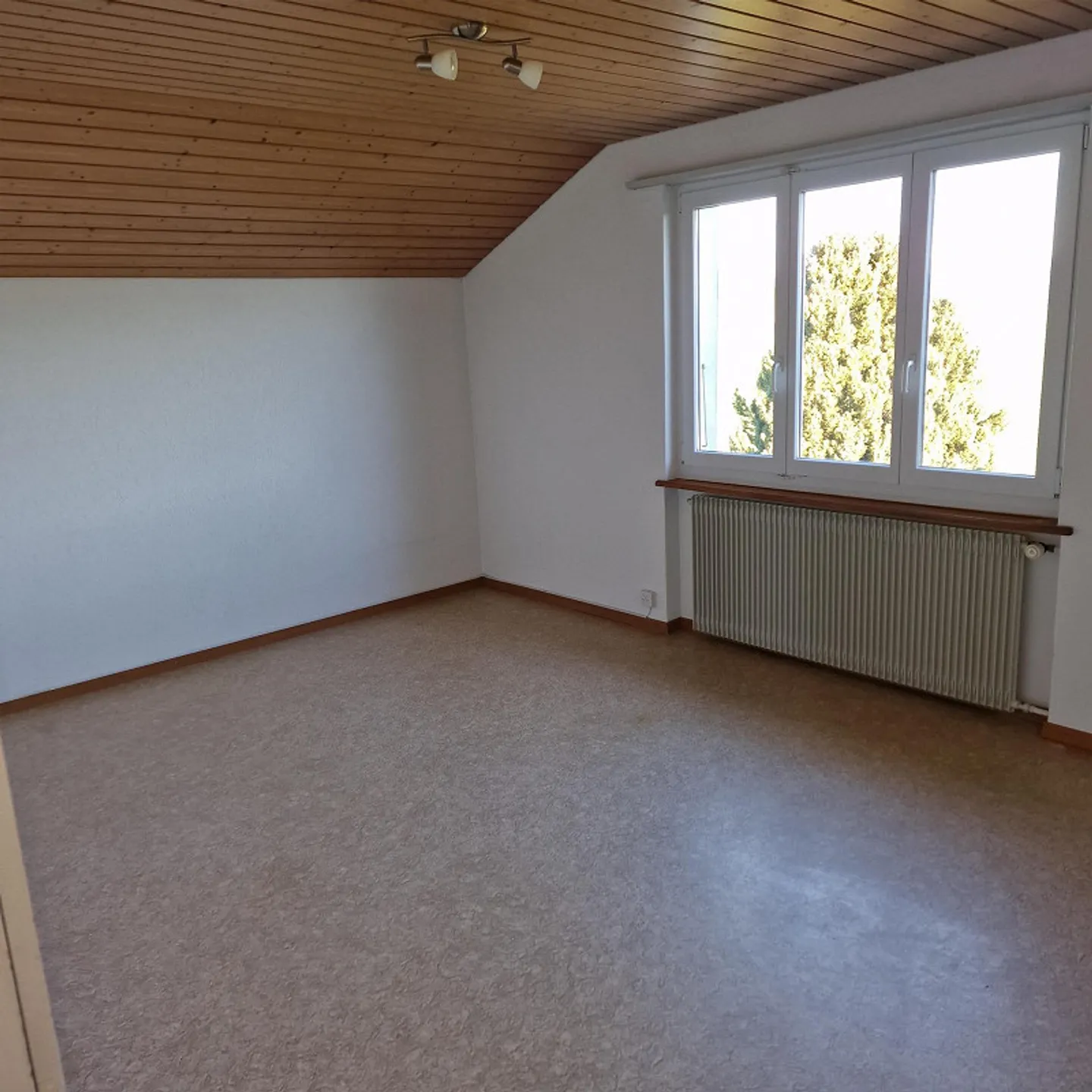 3.5 room apartment with beautiful view - Photo 10 of 11