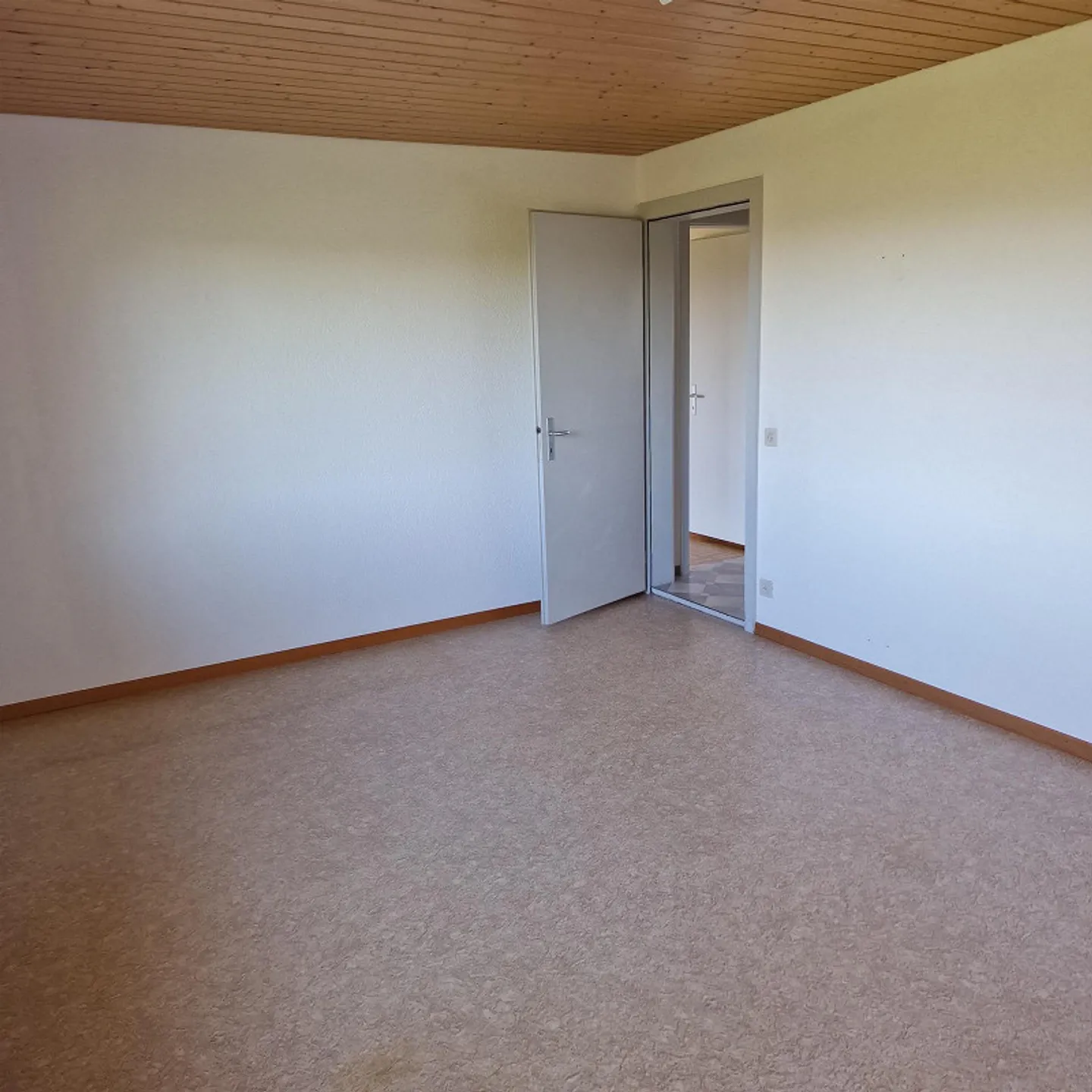3.5 room apartment with beautiful view - Photo 11 of 11