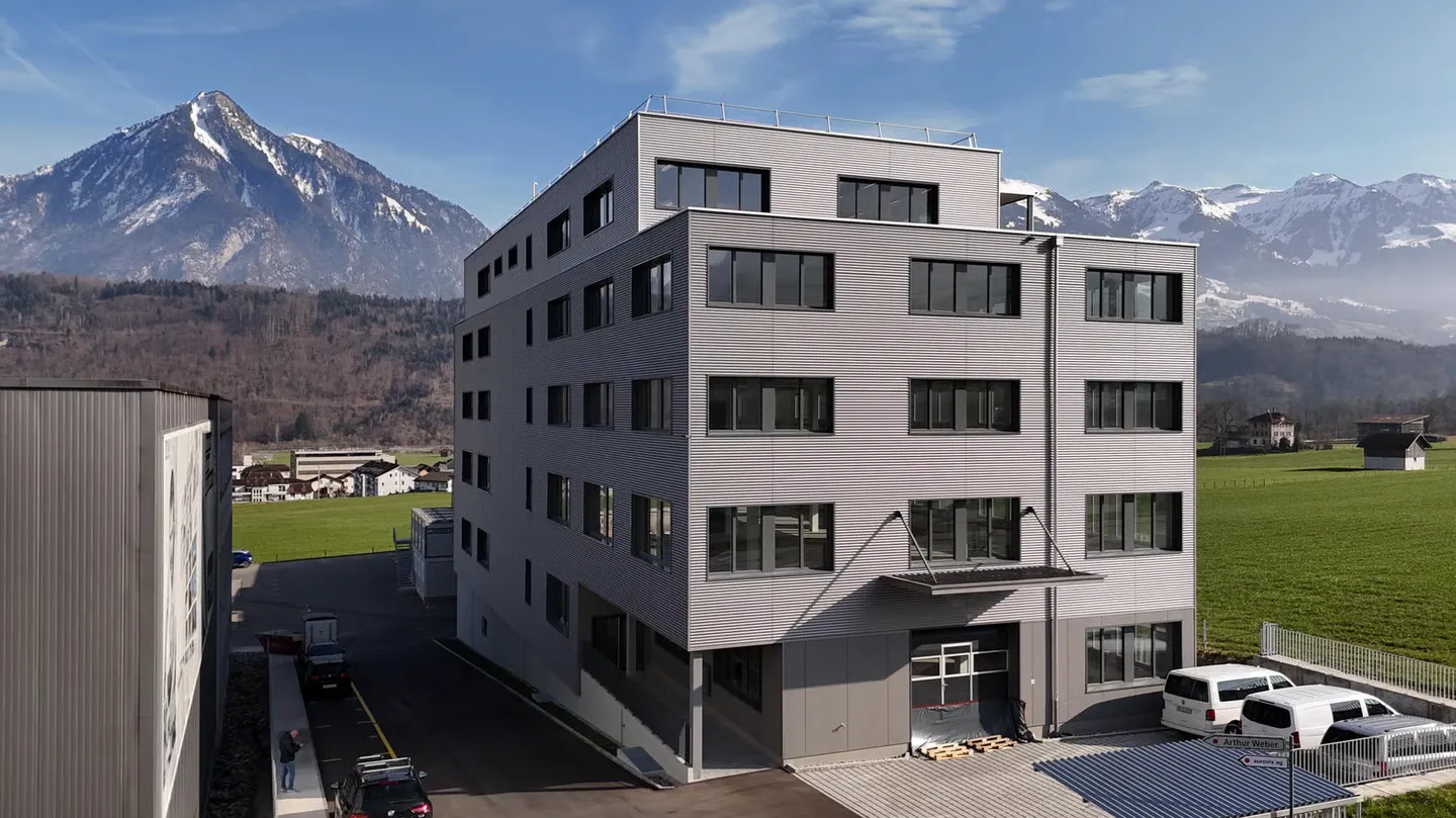 Il tuo spazio per il successo: spazi commerciali flessibili ad Alpnach - Foto 2 di 7