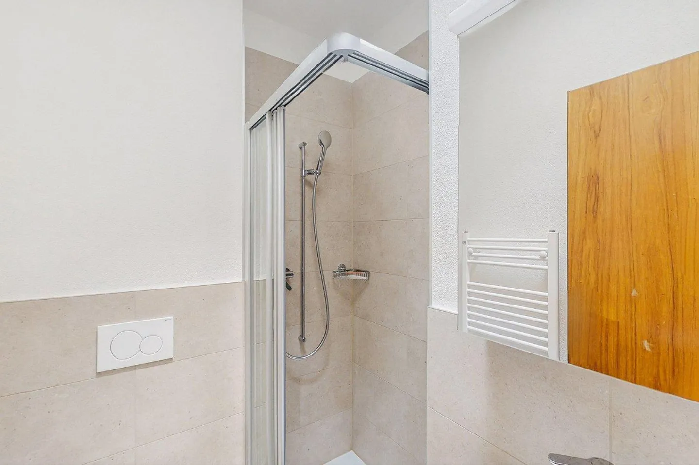 Everything at your fingertips - Splendid 5.5 rooms in Viganello - Photo 13 of 13