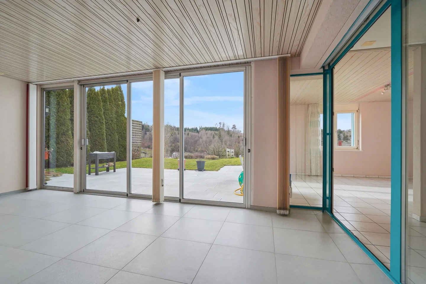 Bright 5.5 Room Single Family House with 4.5 Room Apartment and Far View into the Green - Photo 9 of 13