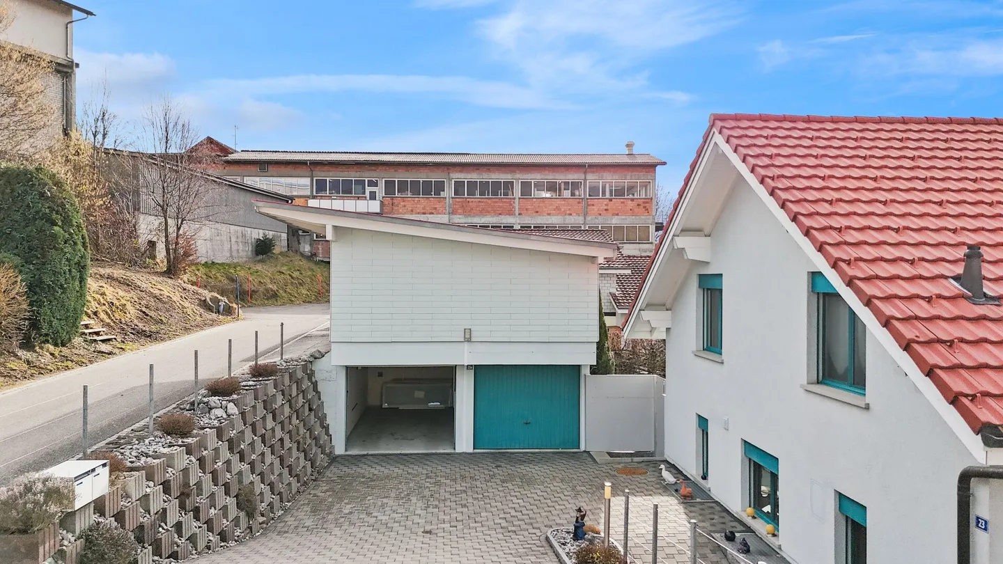 Bright 5.5 Room Single Family House with 4.5 Room Apartment and Far View into the Green - Photo 11 of 13