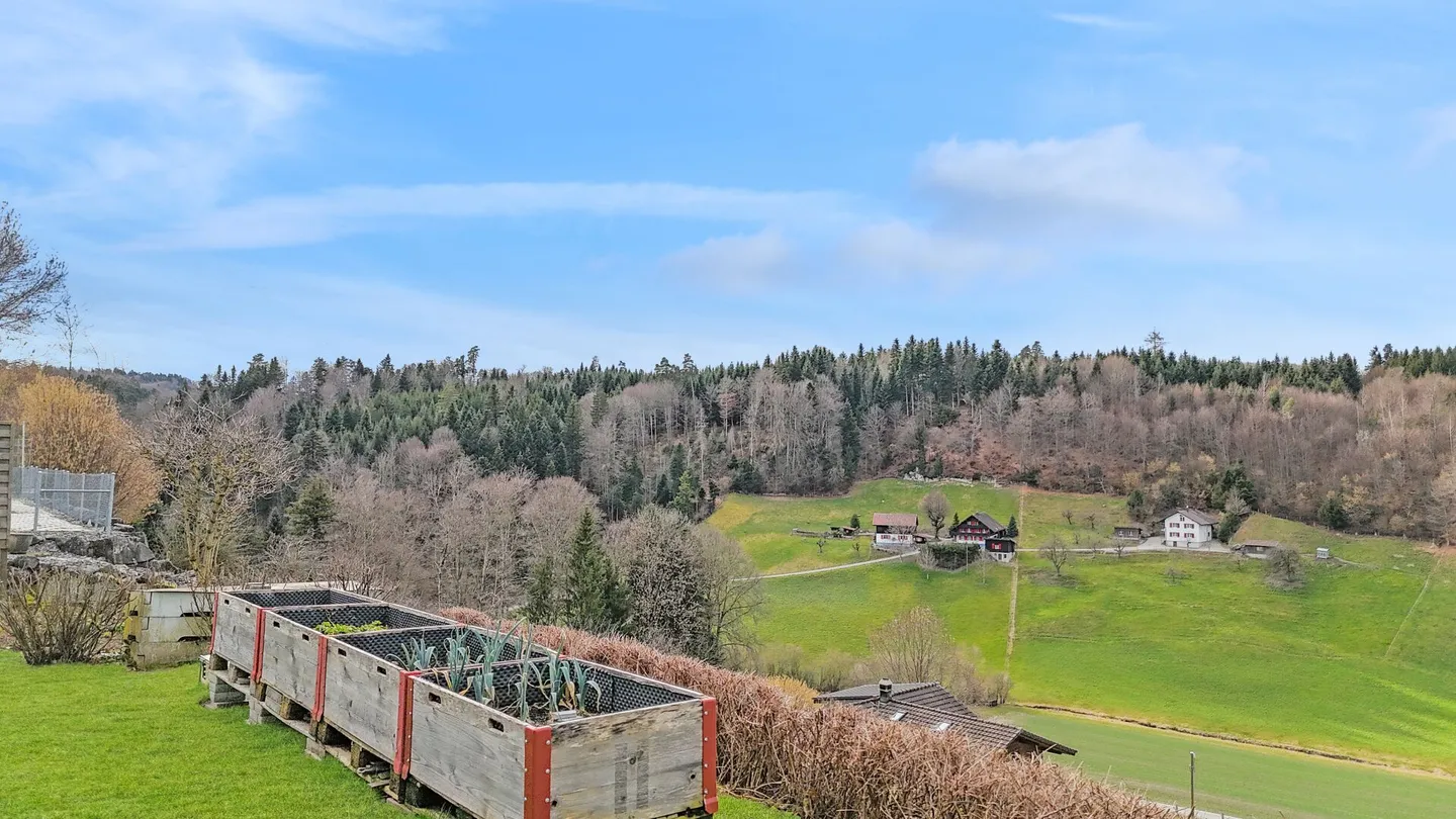 Bright 5.5 Room Single Family House with 4.5 Room Apartment and Far View into the Green - Photo 13 of 13