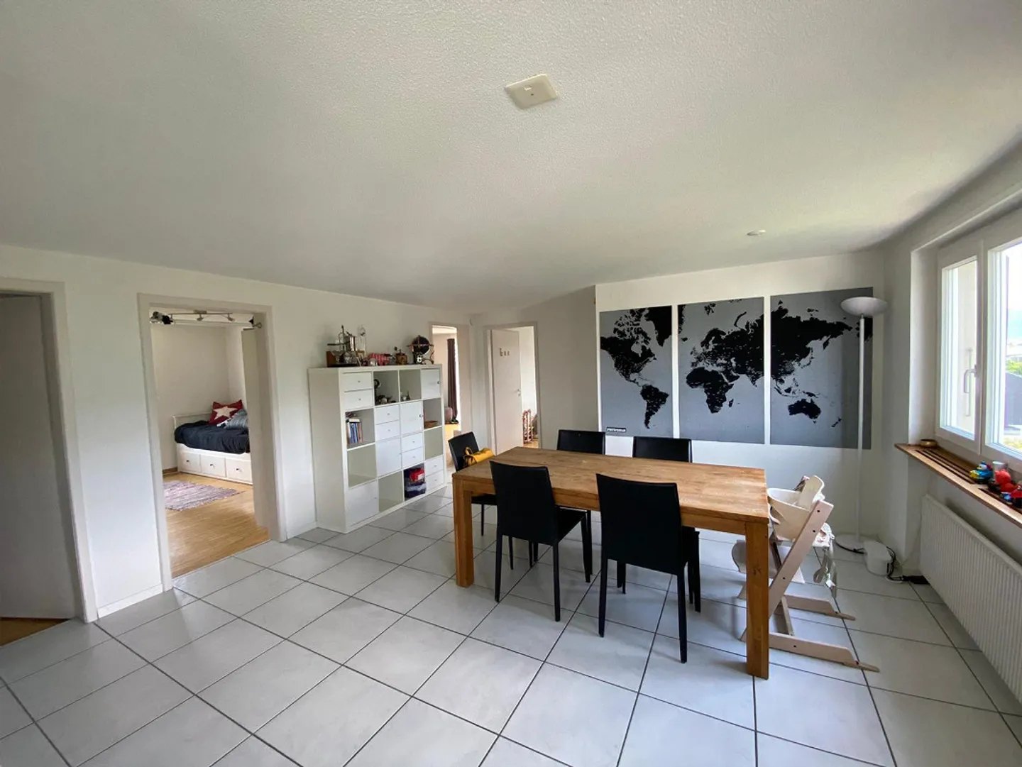 Belle appartement de 4 1/2 pièces dans un quartier résidentiel calme avec un grand balcon - Photo 5 sur 12