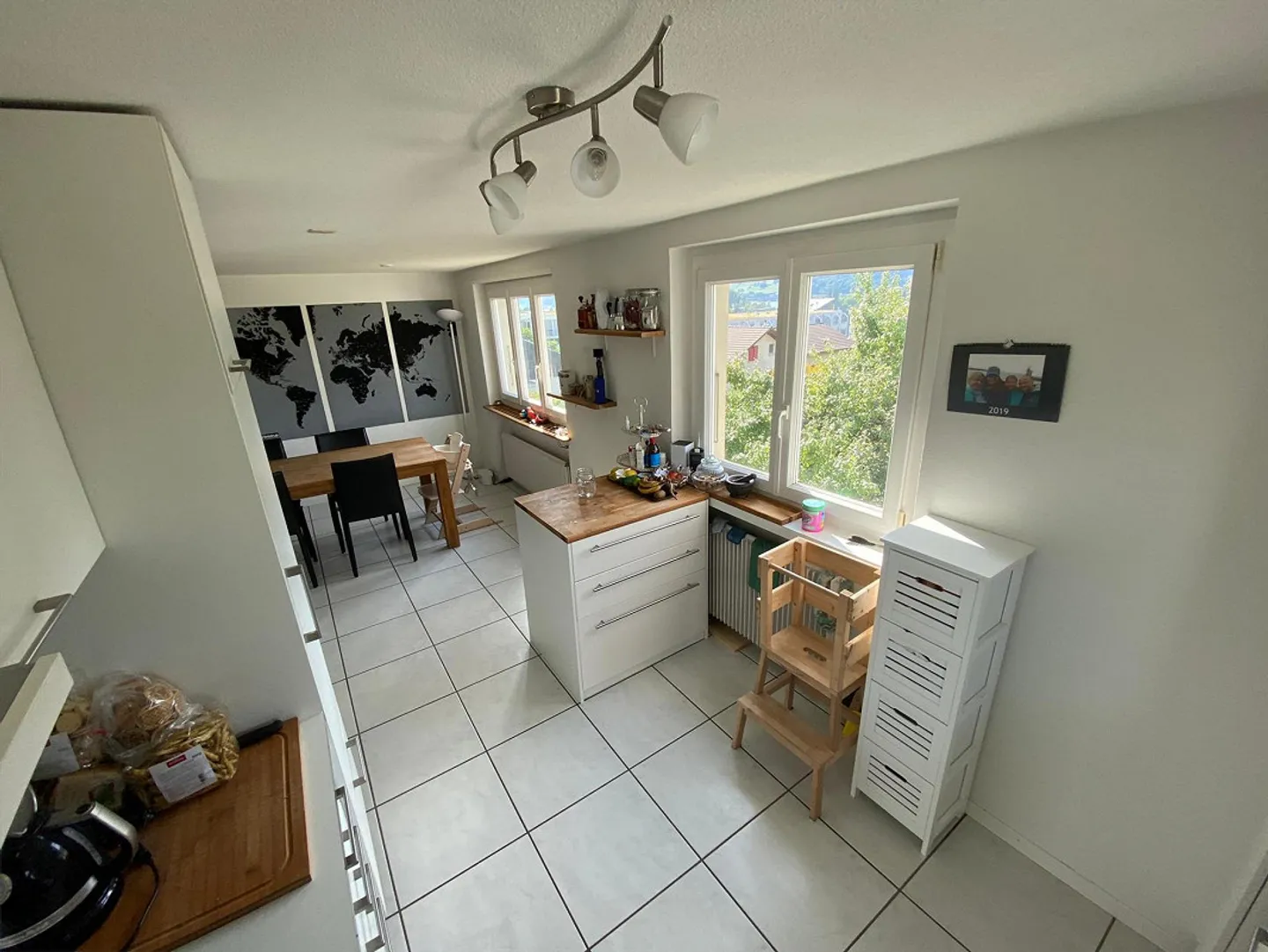 Belle appartement de 4 1/2 pièces dans un quartier résidentiel calme avec un grand balcon - Photo 10 sur 12