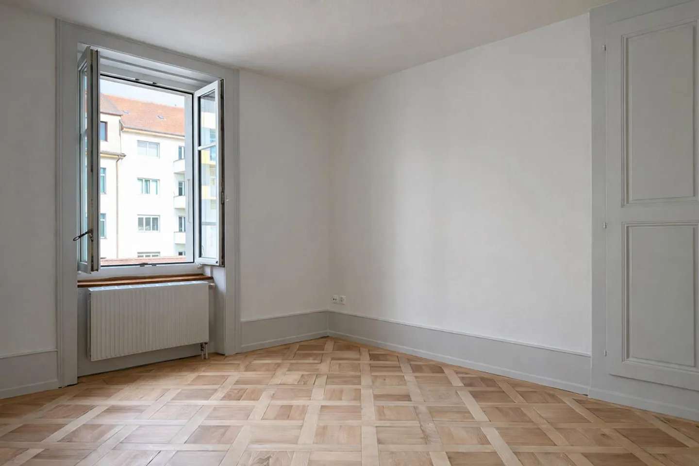 Move in and feel at home: freshly renovated 3-room apartment in Biel - Photo 6 of 13