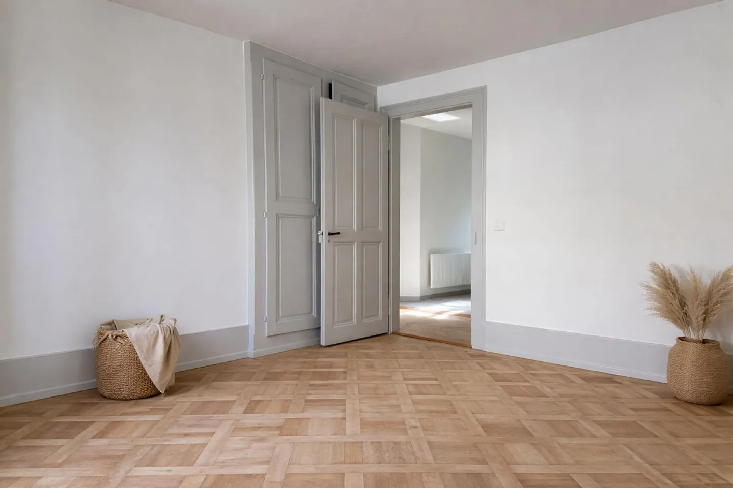 Move in and feel at home: freshly renovated 3-room apartment in Biel - Photo 7 of 13