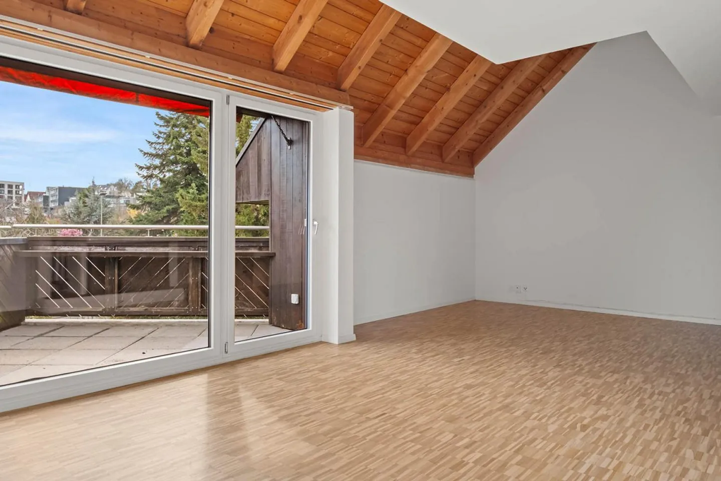 Belle appartement en maisonette de 6 pièces, dernier étage - Photo 3 sur 13