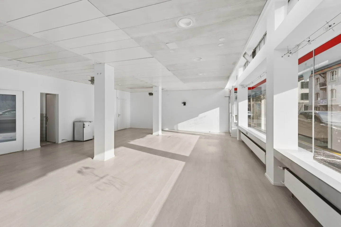 Espace commercial ou de bureau central avec vitrine 134 m² à Baden - Photo 2 sur 9