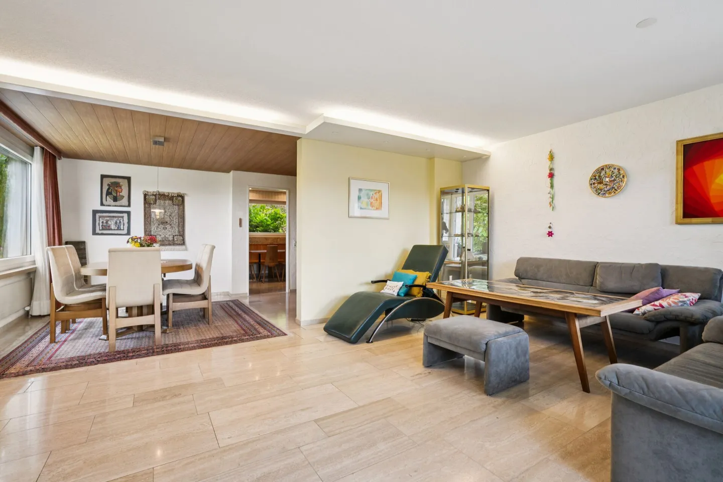 Spacious, semi-detached 7.5-room single-family house with drivable warehouse - Photo 2 of 13