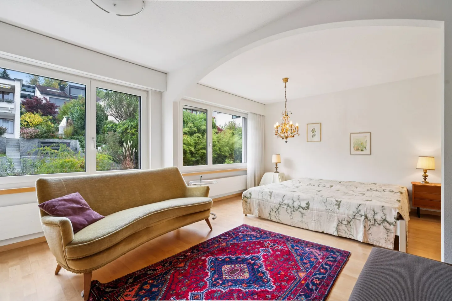 Spacious, semi-detached 7.5-room single-family house with drivable warehouse - Photo 3 of 13