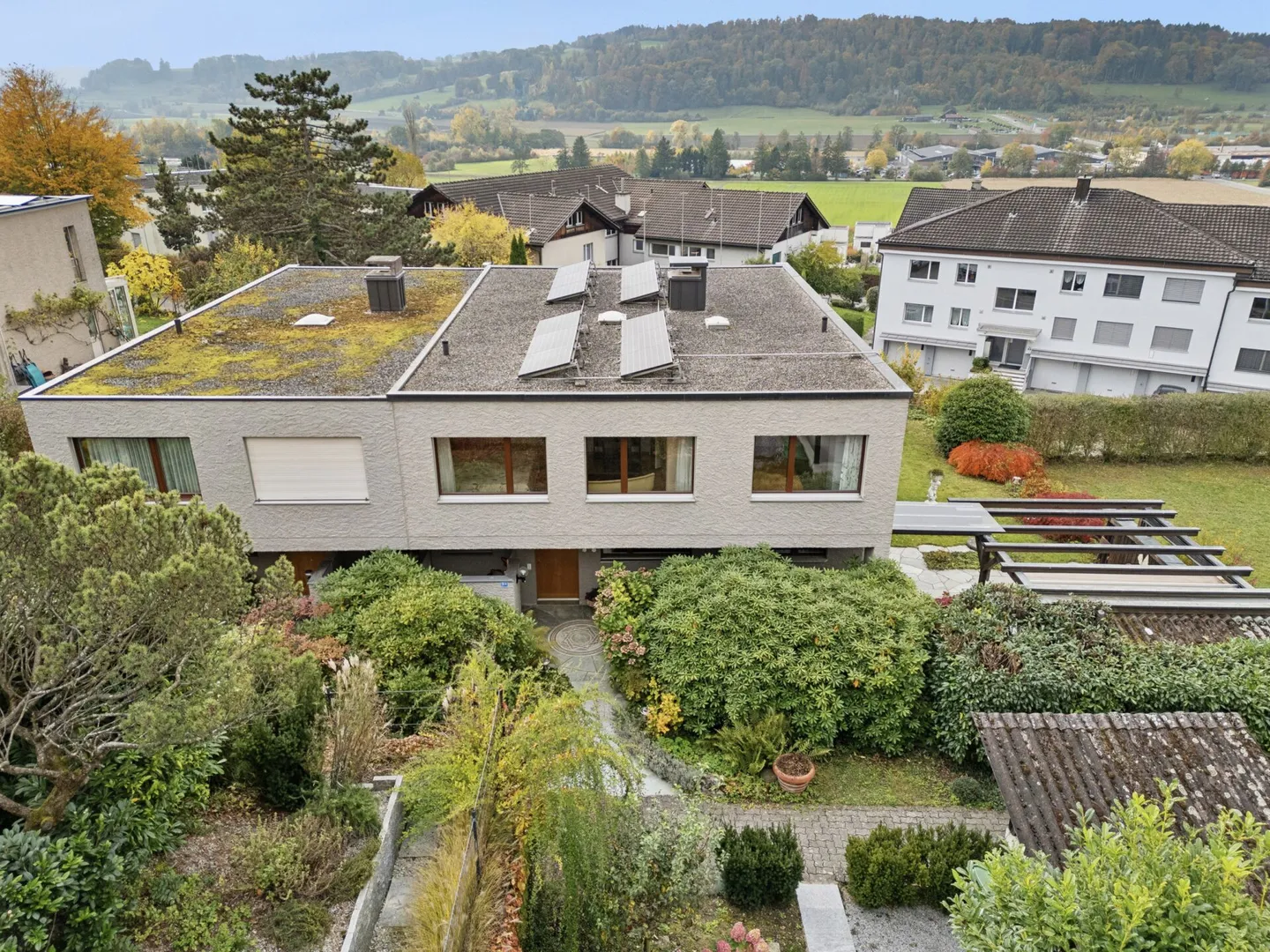 Spacious, semi-detached 7.5-room single-family house with drivable warehouse - Photo 12 of 13