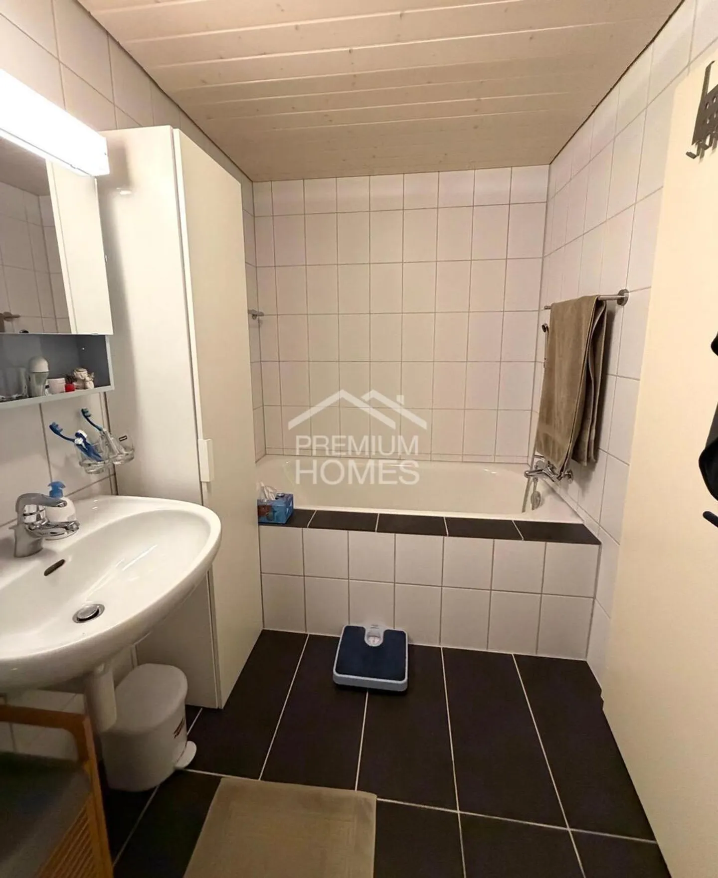 Versatile Family Home - Photo 2 of 11
