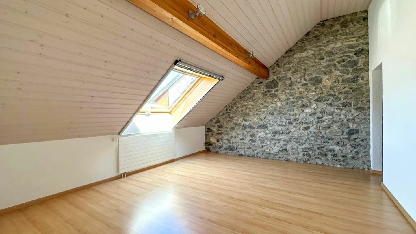 Duplex nelle mansarde con 6,5 stanze e fascino. - Foto 20 di 26