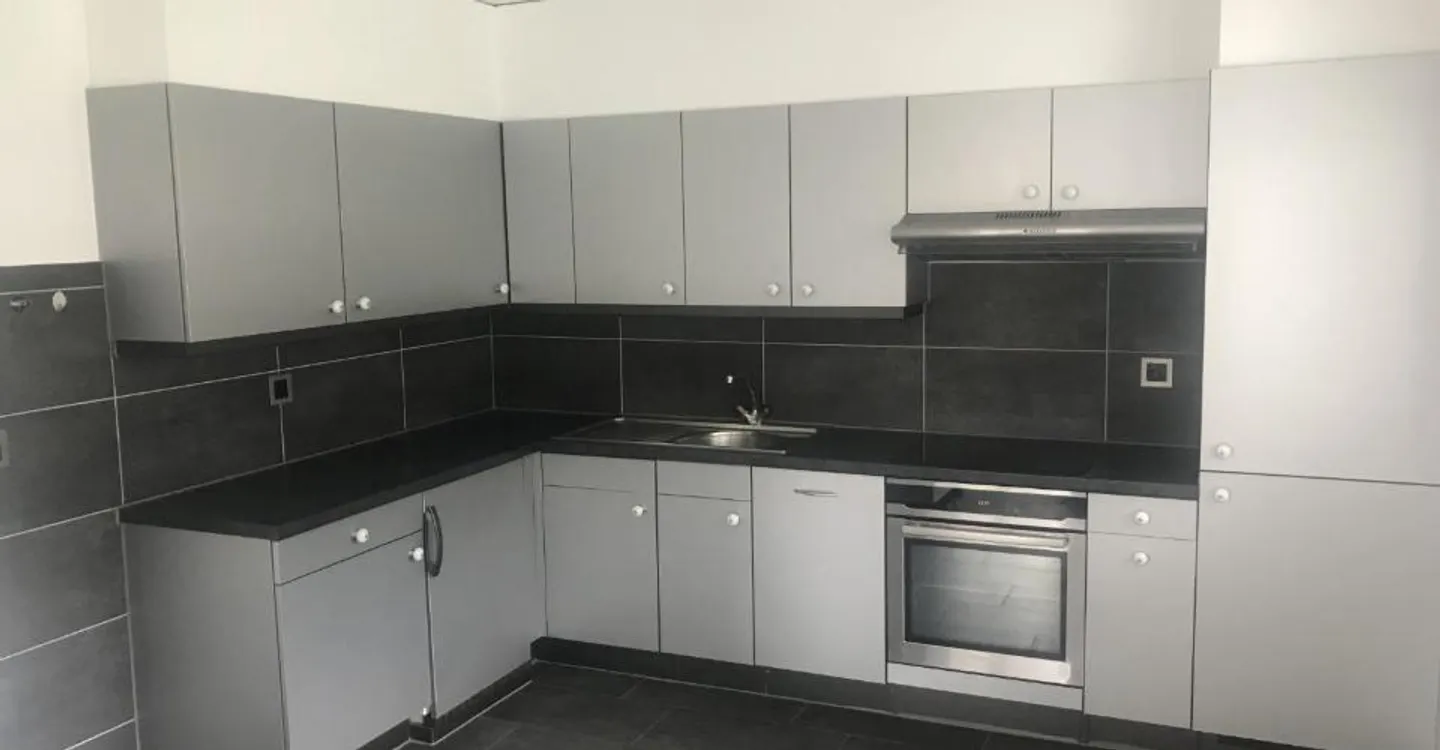 3.5 Room Apartment - Photo 1 of 10