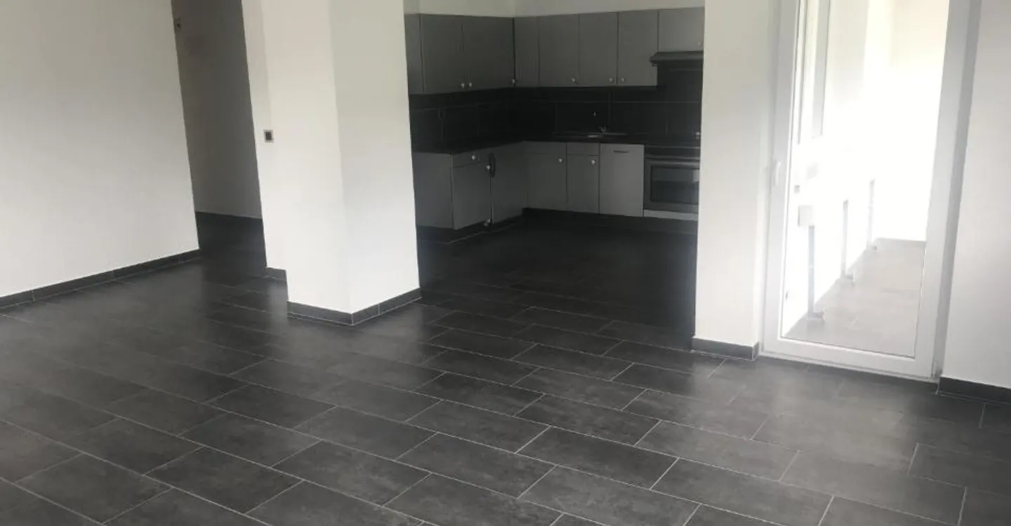 3.5 Room Apartment - Photo 9 of 10