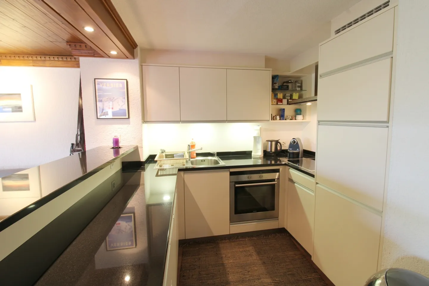Charming 3-room apartment with two bathrooms - Photo 2 of 8