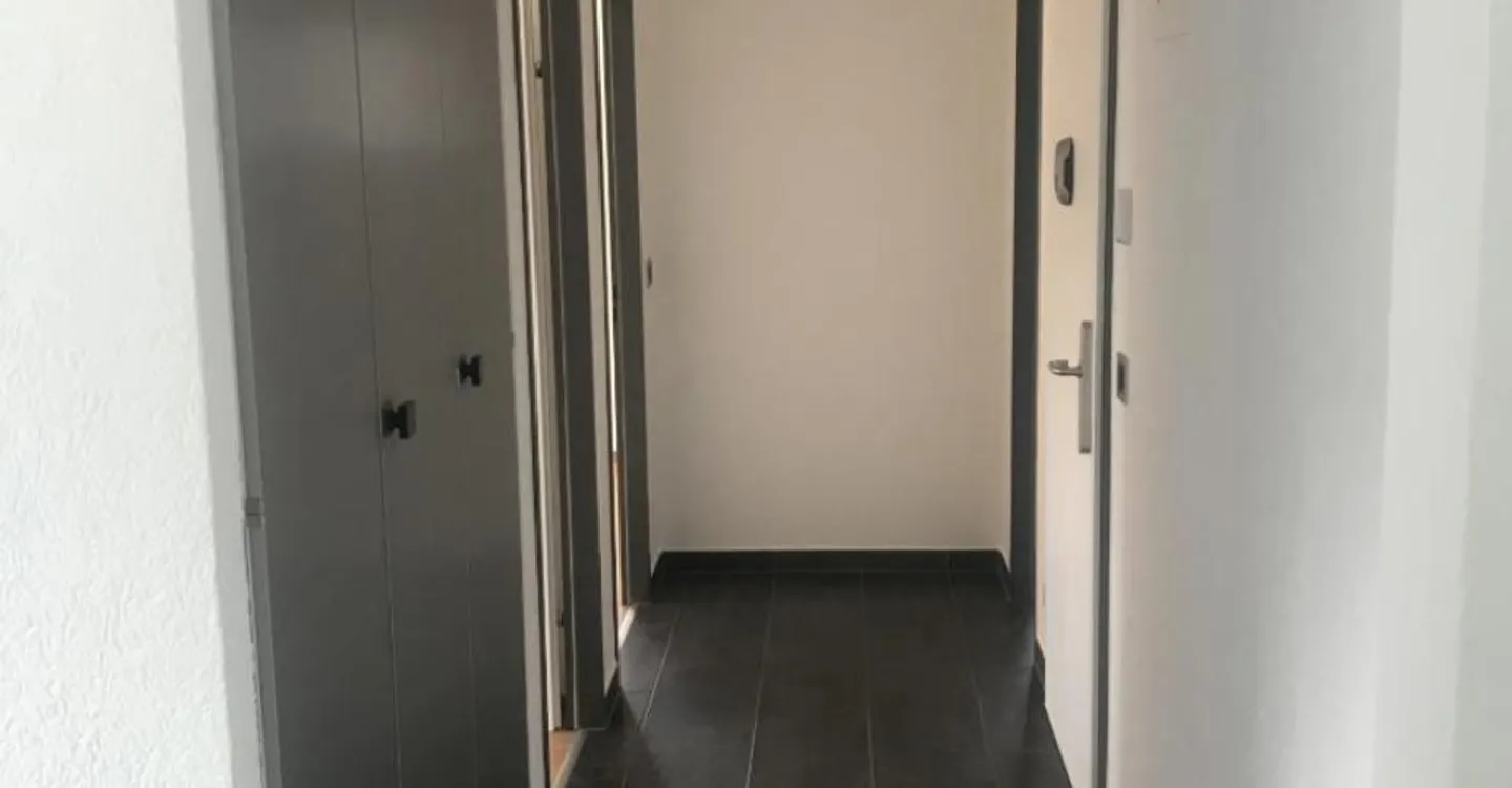 3.5 Room Apartment - Photo 5 of 10