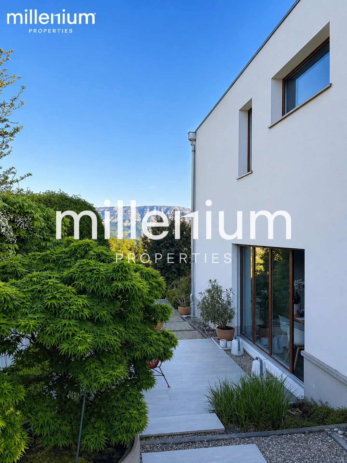 Propriété d'architecte avec vue panoramique et potentiel équestre - Photo 2 sur 2