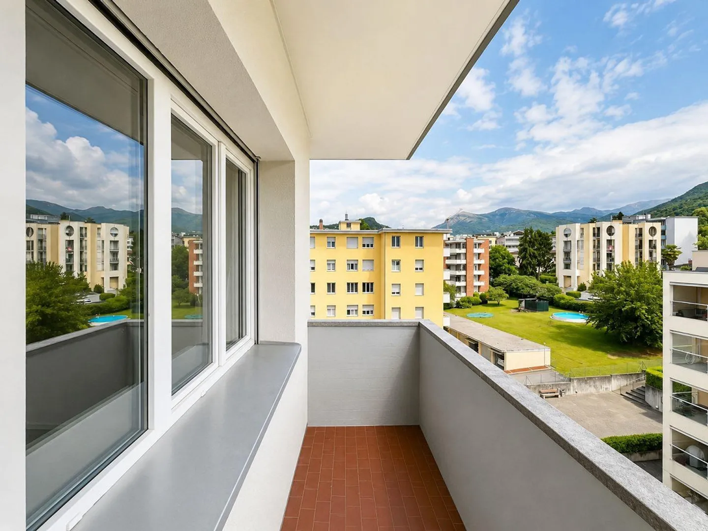 PREGASSONA - APPARTEMENT 2.5 CHAMBRES AVEC TERRASSE À LOUER - Photo 2 sur 6