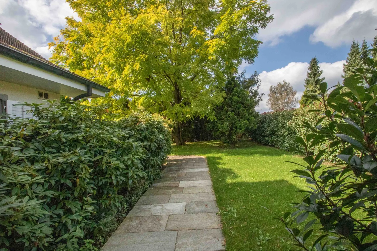 Living with style – in a prime panoramic location - Photo 19 of 20