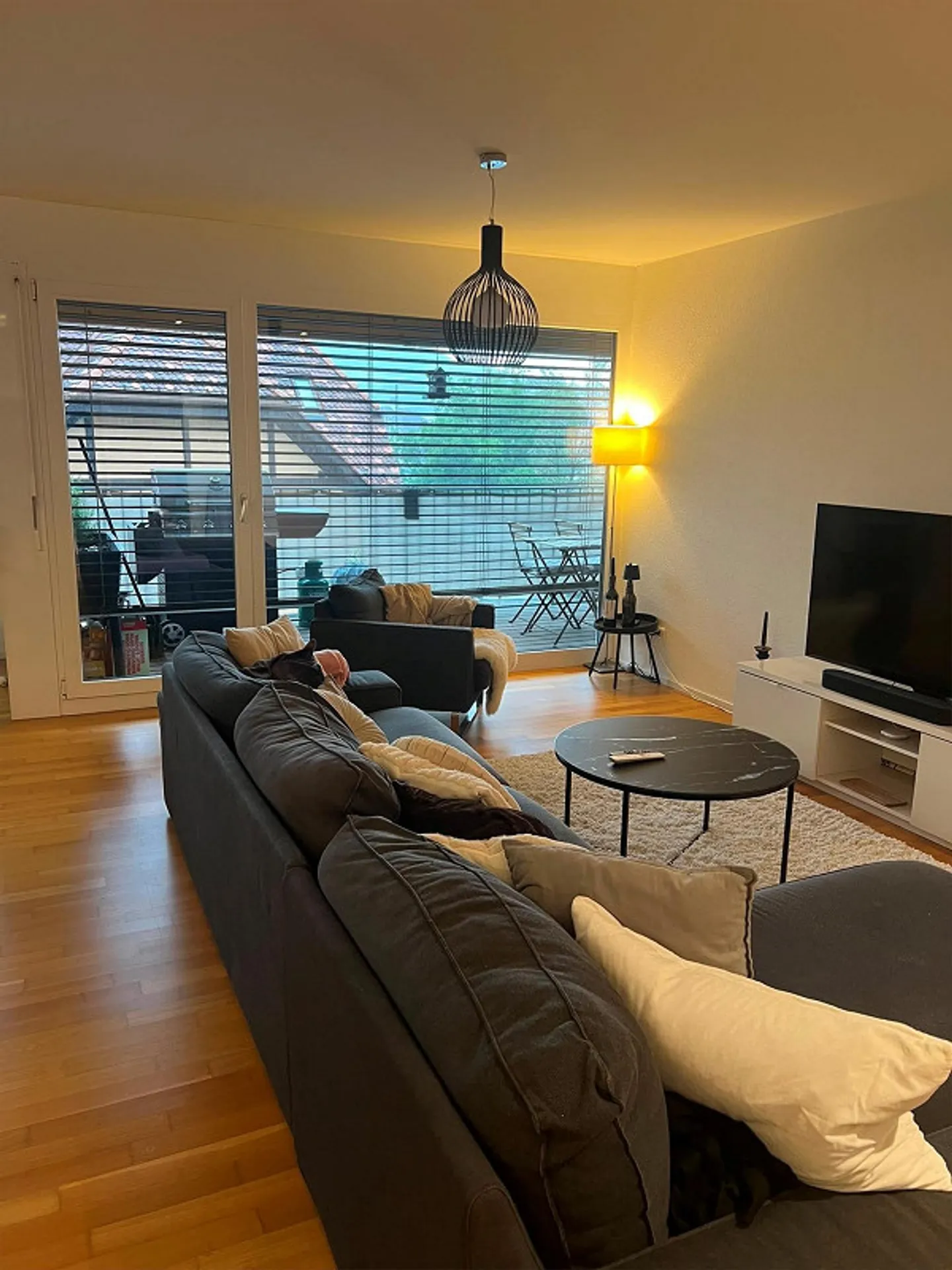 Appartamento centrale di 3,5 stanze con standard di proprietà - Foto 3 di 6
