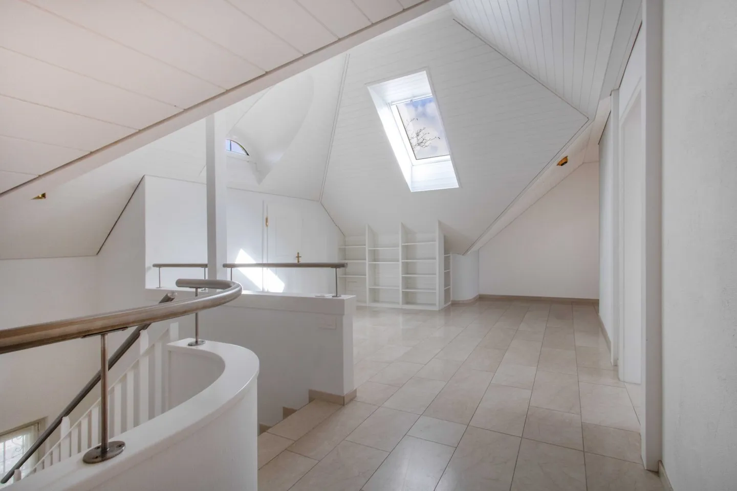 Living with style – in a prime panoramic location - Photo 11 of 20