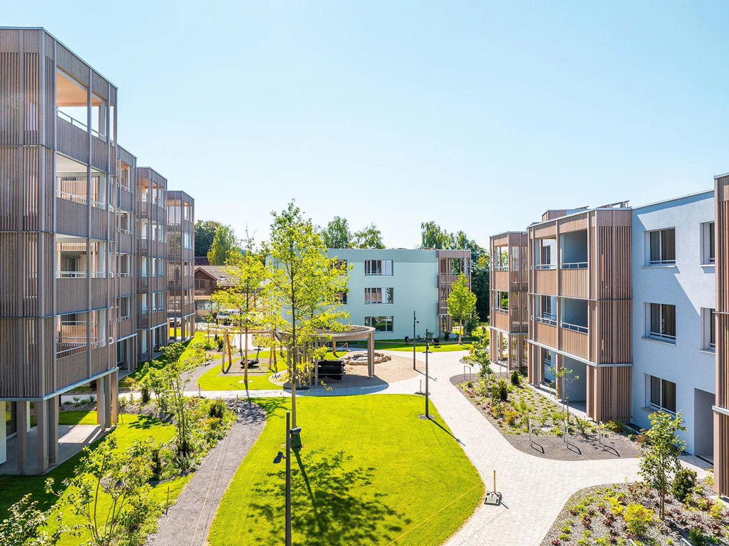 Dream home for commuters with exclusive garden area for special use - Photo 5 of 13