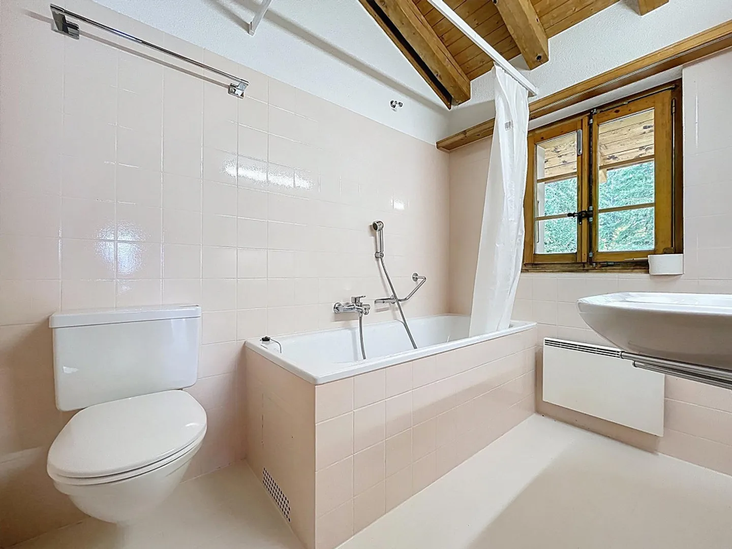 SOTTO IL PINO - Foto 9 di 13