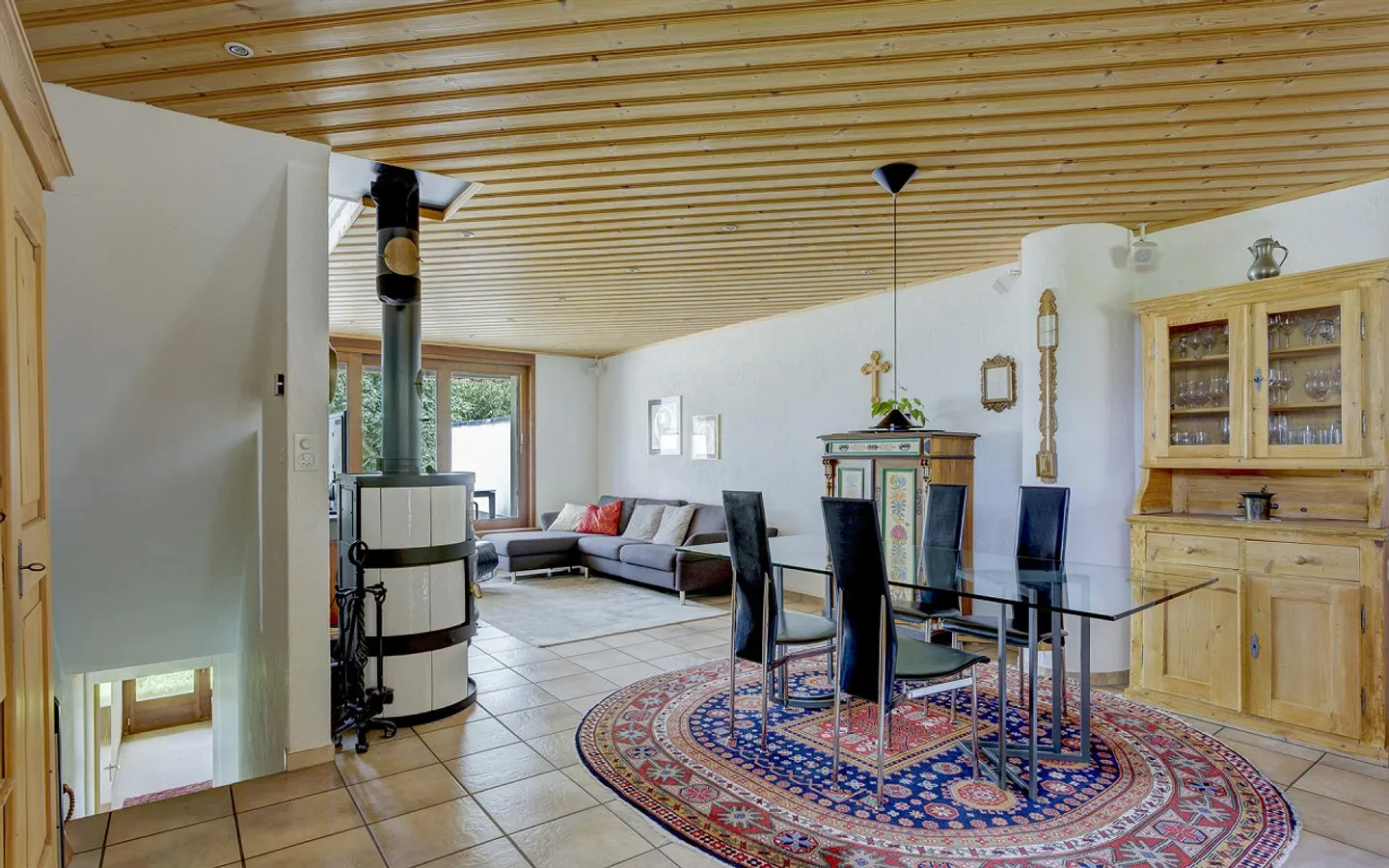 Corner House in a Privileged Location - Photo 4 of 18