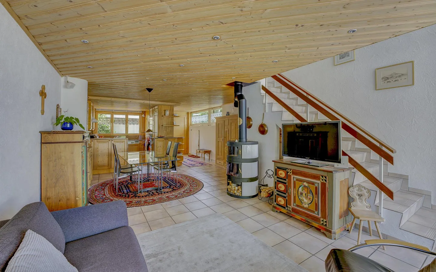 Corner House in a Privileged Location - Photo 5 of 18