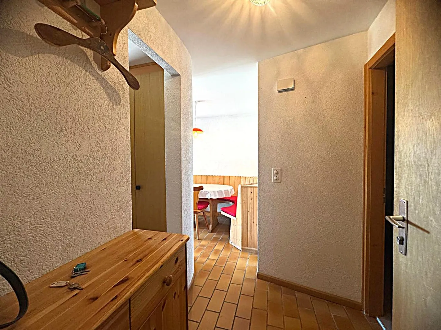 Exklusivität: Charmante 2,5 Zimmer, große Terrasse nach Süden, atemberaubende Aussicht - Foto 11 von 14