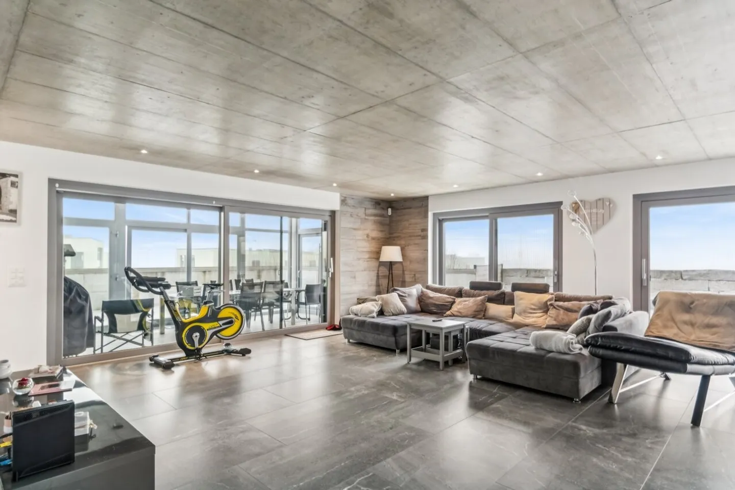 Maison de Luxe avec Terrasse Étonnante - Photo 4 sur 17