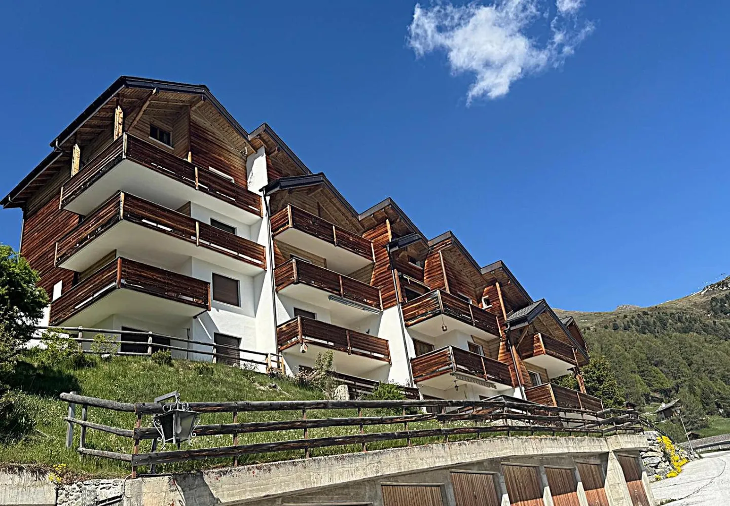 Exklusivität: Charmante 2,5 Zimmer, große Terrasse nach Süden, atemberaubende Aussicht - Foto 14 von 14