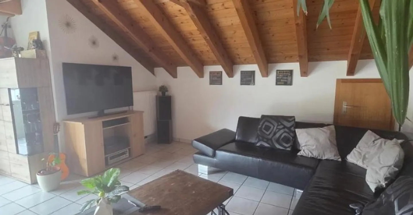 Duplex-Attikawohnung von 107 m2 im 3. Stock, ohne Aufzug - Foto 2 von 7
