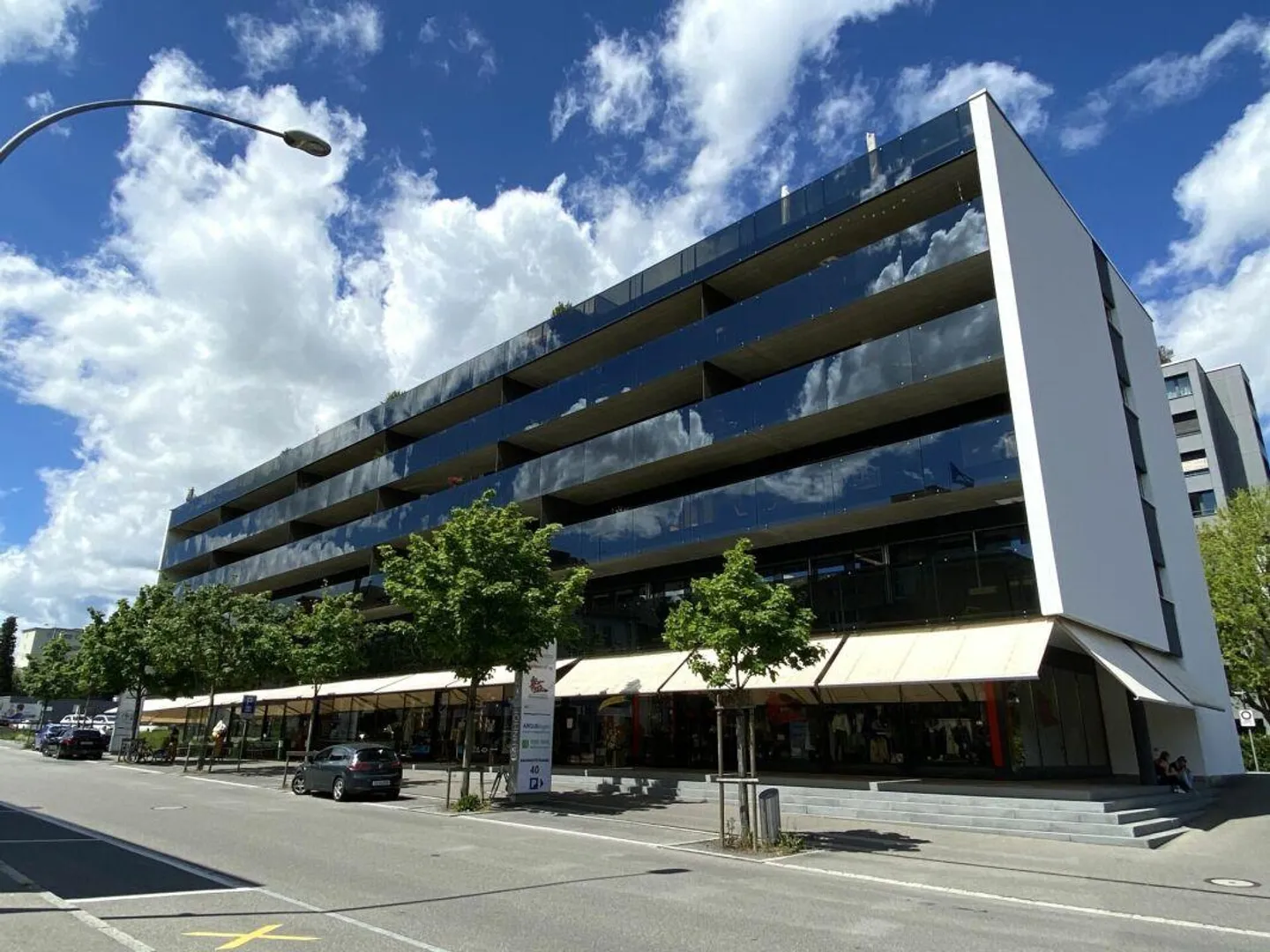 Appartamento moderno di 3,5 stanze in posizione centrale con grande balcone a S... - Foto 1 di 7