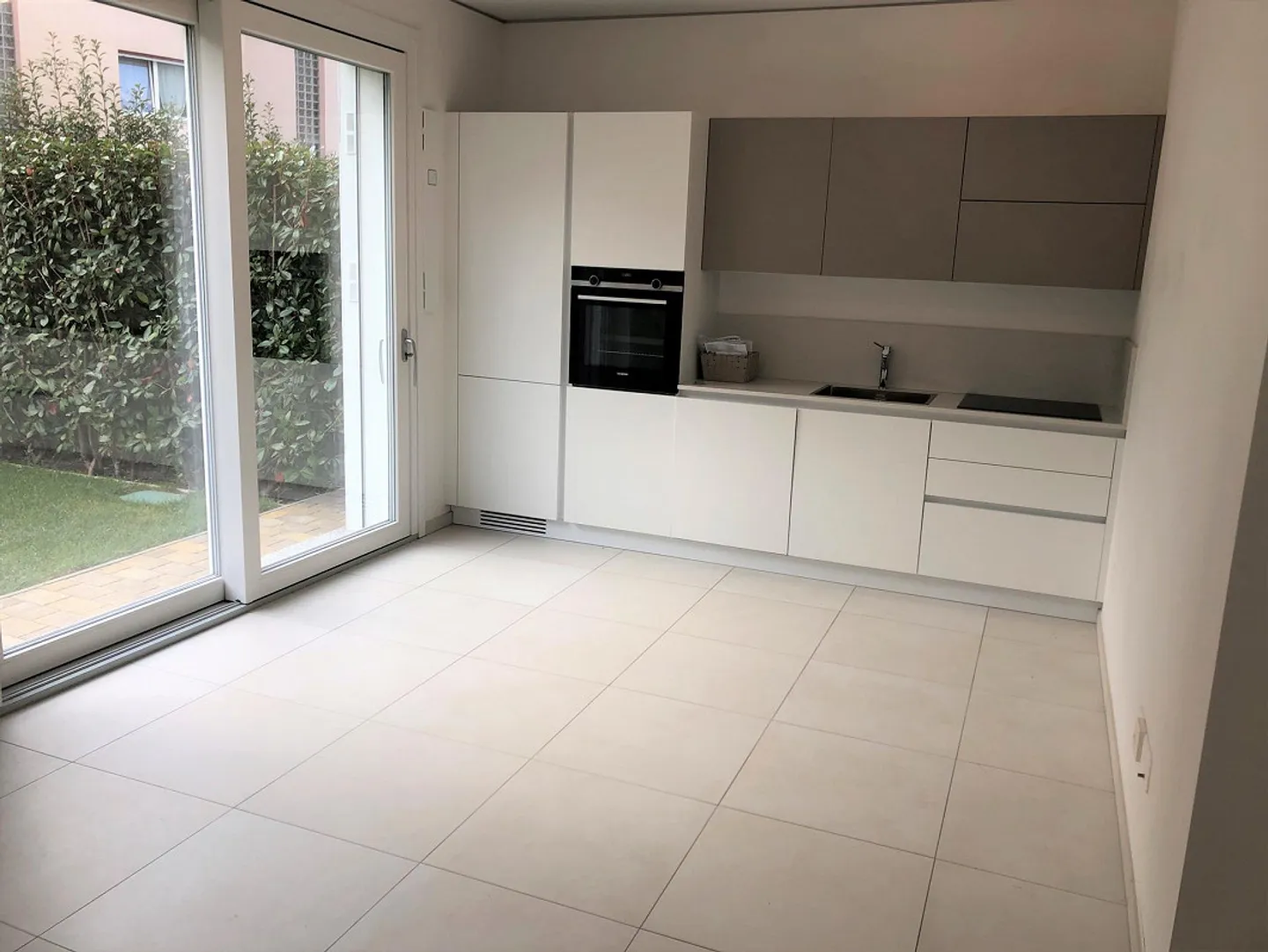 Mendrisio apartment 2.5 rooms with private GARDEN. - Photo 10 of 15