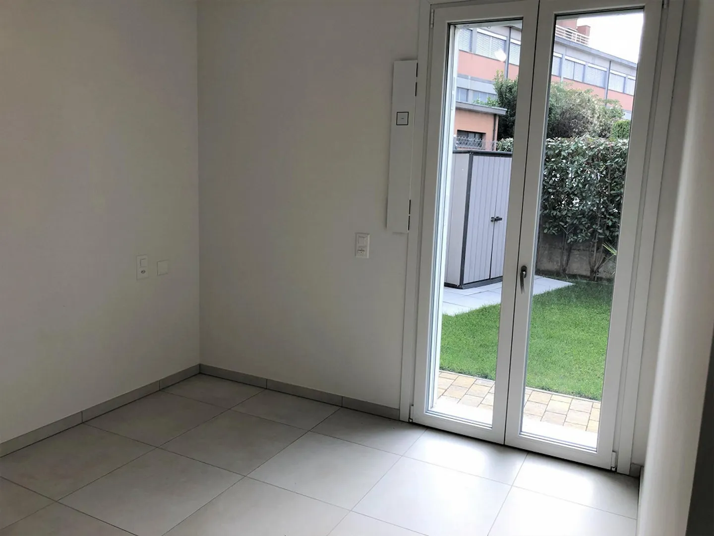 Mendrisio apartment 2.5 rooms with private GARDEN. - Photo 12 of 15