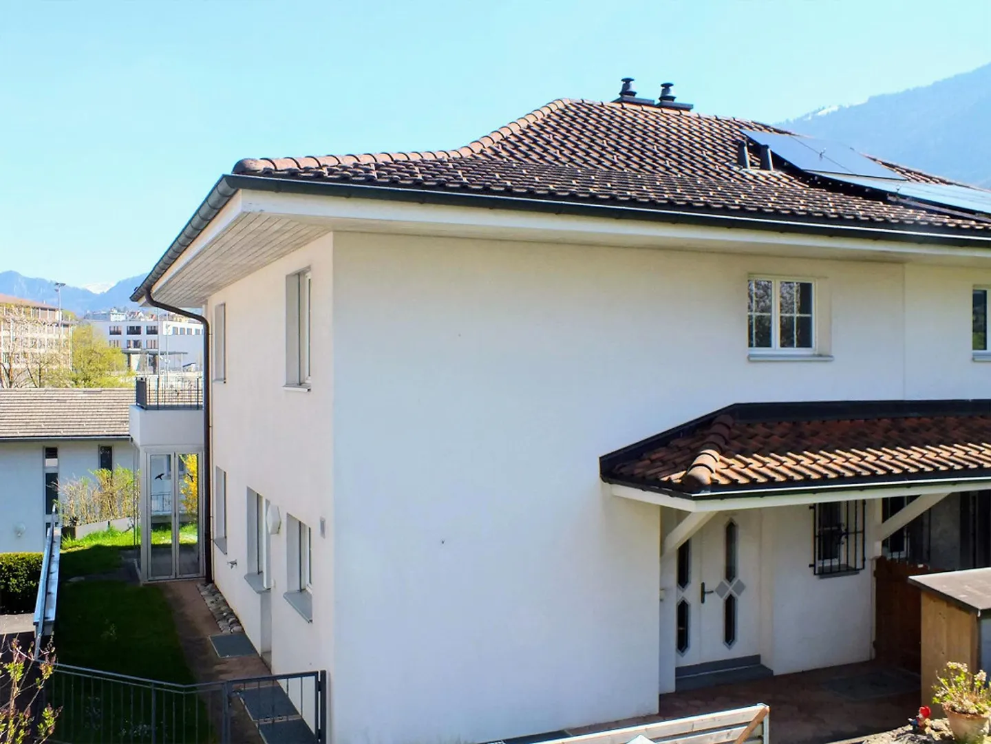 Beautiful, attractive 4.5 room semi-detached house in a sunny location - Photo 4 of 23